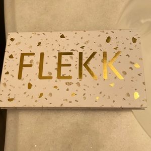 FLEKK EYESHADOW PALLETTE